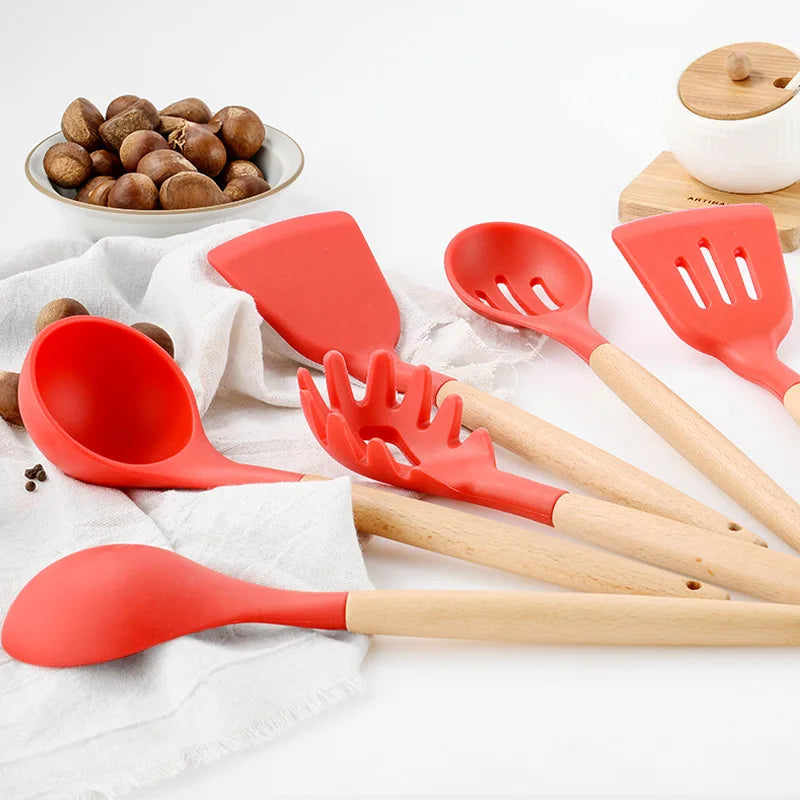 Utensílios de cozinha silicone antiaderente de qualidade alimentar, espátula, colher, cabo de madeira, ferramenta prática para cozinhar.